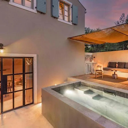 Amber St. Martin * マリ・ロシニュ