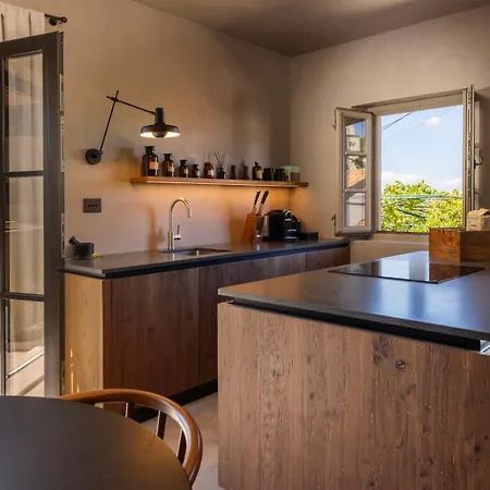 Willa Amber St. Martin